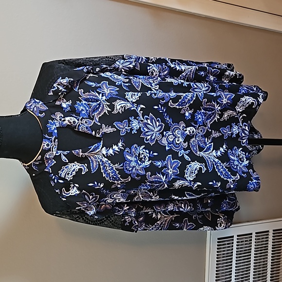 Short front, long back Shirt. - Picture 2 of 14